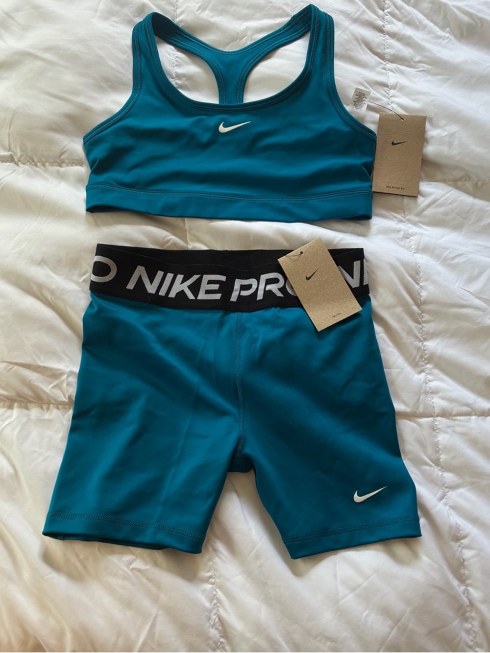 Nike Teal Kids Sports Bra and Pro Shorts XL